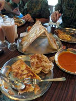 Springleaf Prata Place (thong Soon) food