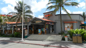 Hooters Cozumel food