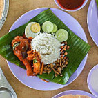 Nasi Lemak Pasar Bercham food