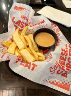 Red Robin Gourmet Burgers And Brews food