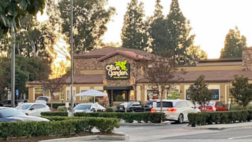 Olive Garden Italian Kitchen outside