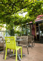 Café des Bouchers inside