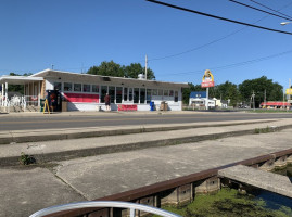 Donut Shop And Bakery On The Lake food