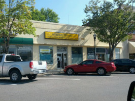 Golden Temple Vegetarian And Vegan Cafe outside