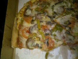 Ricco's Pizza food