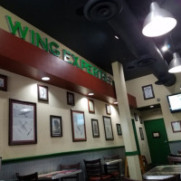 Wingstop inside