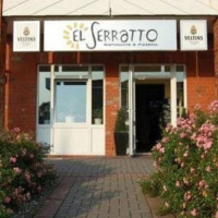 El Serratto Pizzeria outside