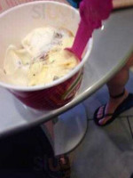 Menchie's Frozen Yogurt food