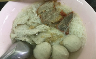 ร้านก๋วยเตี๋ยวอันเจริญดอกคำใต้ food