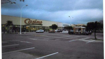 Cafeteria Casino outside