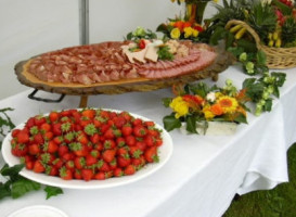 Körschgen Der Buffet Service. Klassikfood outside