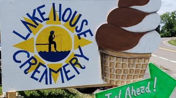 Lake House Creamery outside