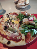 Le Gallia Pizza food