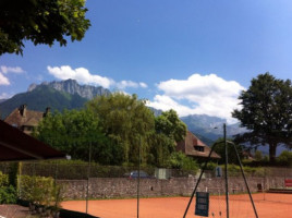 Restaurant du Tennis outside