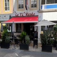 Le Ti' Resto outside