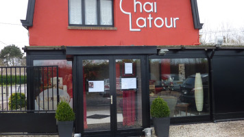 Chai Latour outside