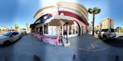 La Cantina Della Pasta outside