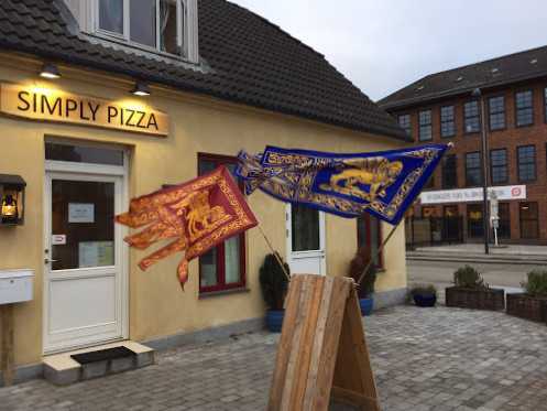 Pizza Mand Udenfor