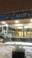 Merlan Balık Et outside