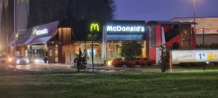 Mcdonald's outside