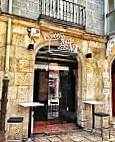 Cafe De Las Artes inside