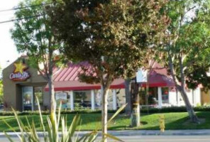 Carl's Jr. outside