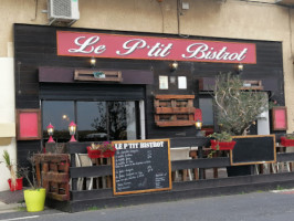 Le P'tit Bistro outside