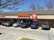 Popeyes Louisiana Kitchen outside