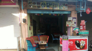 Maheshwari Food House food