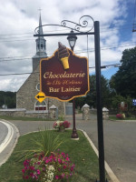 Chocolaterie de l'Ile d'Orleans outside