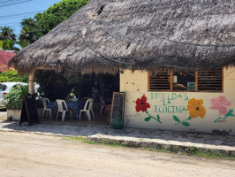 Imelda's Ecocina Akumal, México outside