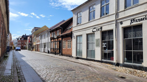 Ribes Sandwich, Pizzaria Og Grill Udenfor