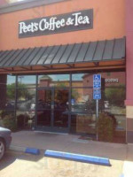 Peet's Coffee outside