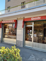 Pasticceria Eporedia outside