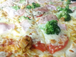 K-2 Pizzeria food