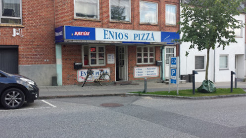Mary's Pizza Udenfor