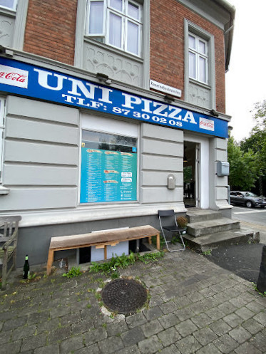 Uni Pizza Udenfor