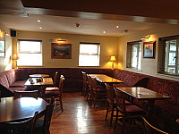 Glendine Inn inside