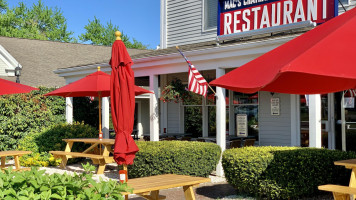 Mac's Chatham Fish Lobster outside