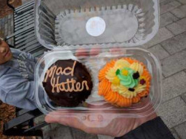 Mad Hatter Bakery outside