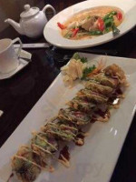 Koon Manee Thai Sushi food