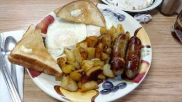 Laura's Luncheonette food