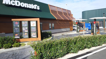 Mcdonald's outside