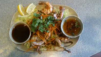 Shandra Thai Cuisine food