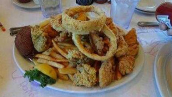 Mr. Ed's Seafood Italian Kenner food