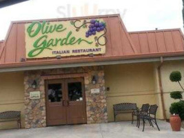 Olive Garden outside