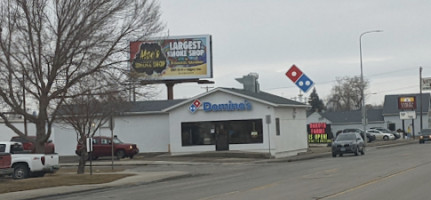 Domino's Pizza outside