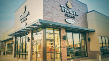 Panera Bread outside