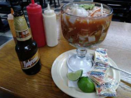 Mariscos El Paisa food