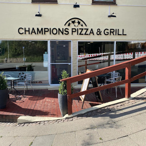 Champions Pizza Udenfor